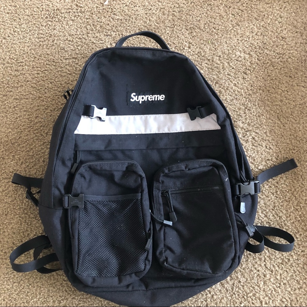 SUPREME — GOOD CONDITION BACKPACK